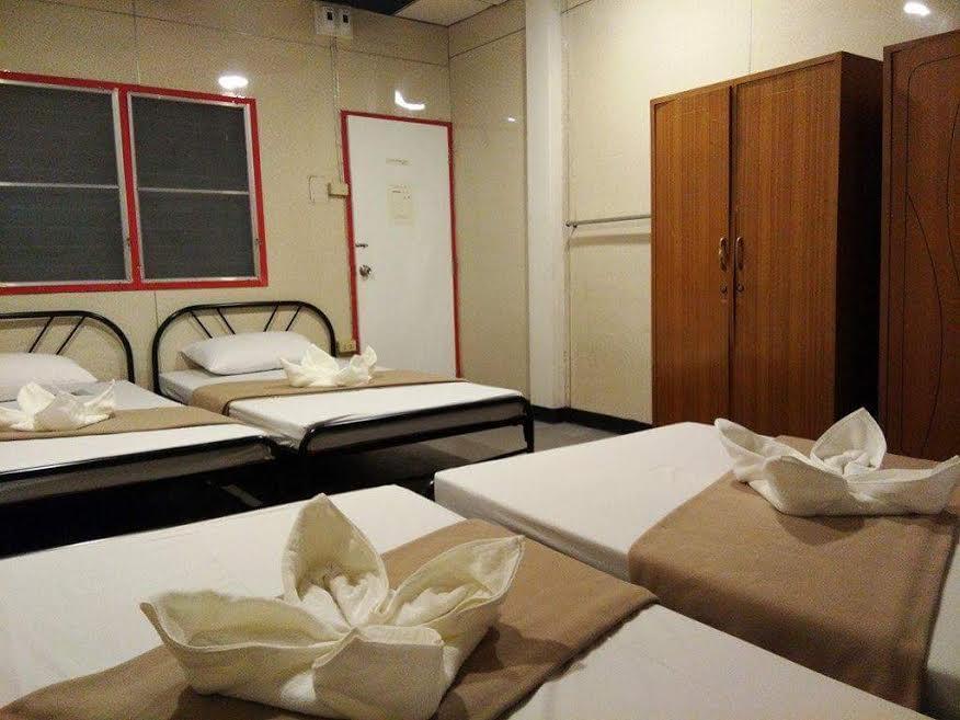 U Hostel Bangkok Buitenkant foto