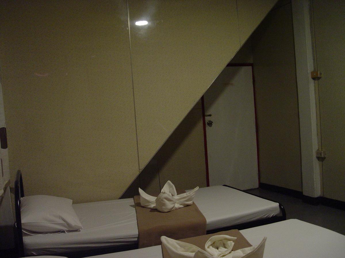 U Hostel Bangkok Buitenkant foto