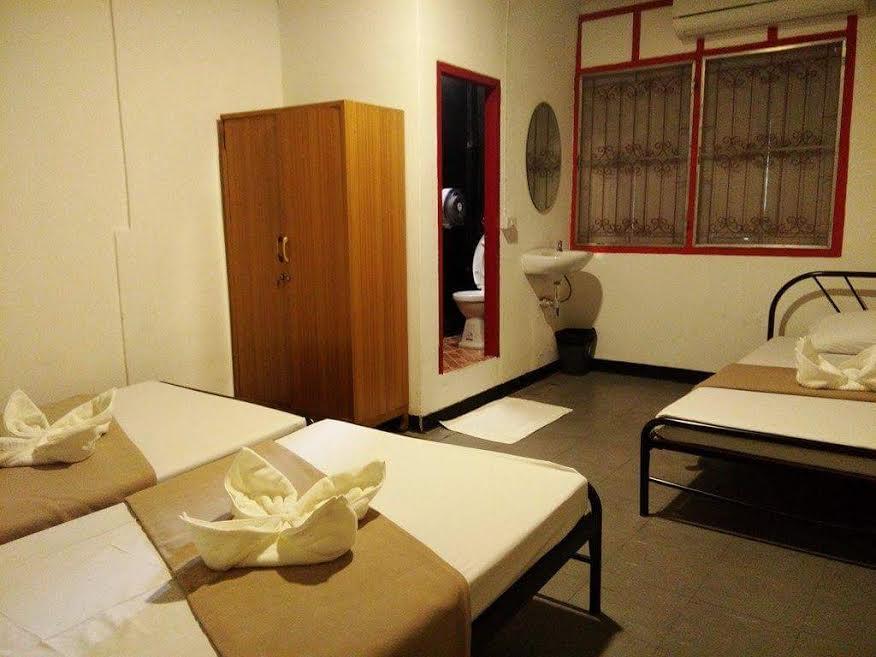 U Hostel Bangkok Buitenkant foto